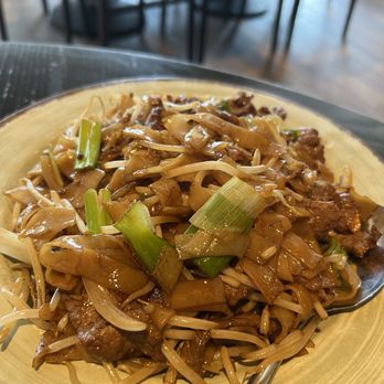 Han Palace - L10. Chow Fun - Dim Sum Near Me - McLean, Virginia Han Palace - L10. Chow Fun - Dim Sum Near Me - McLean, Virginia