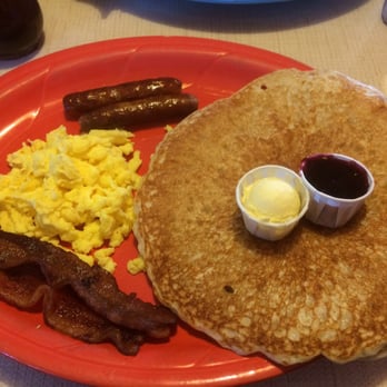 The Breadboard Restaurant - Sourdough pancakes - Breakfast & Brunch Near Me - Ashland, Oregon