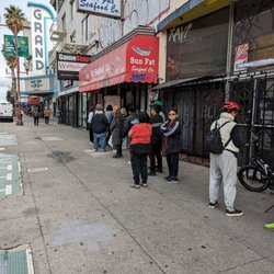 Sun Fat Seafood Company - NYE, line out the door, Dec 31, 2023
