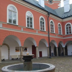 Zámek Kamenice nad Lipou
