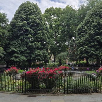 Stuyvesant Square - Dog Parks Near Me - New York, New York