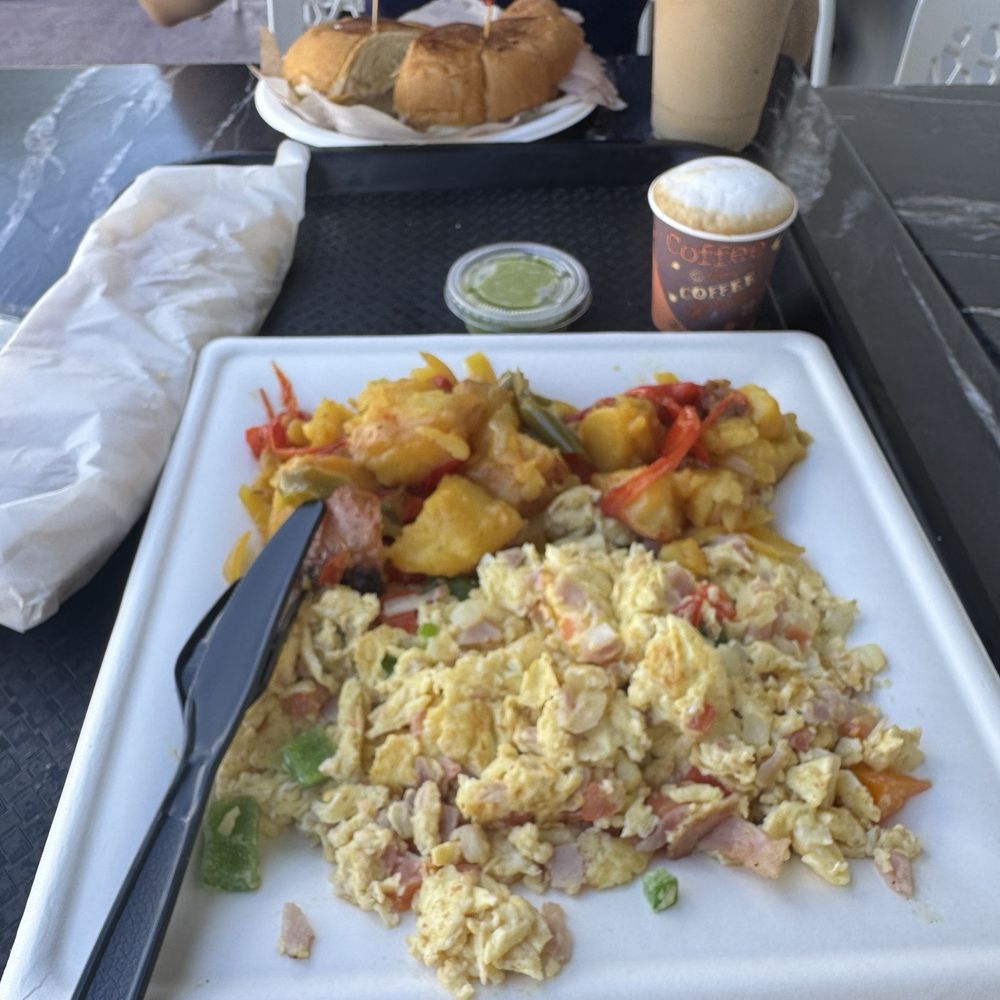 Las Olas Cafe - Breakfast combo - scrambled eggs w/ ham, tomato, onion, green pepper), homestyle potatoes & Cortadito. - Cuban Near Me - Miami Beach, Florida