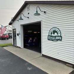 Roselawn Miniature Golf - Outside