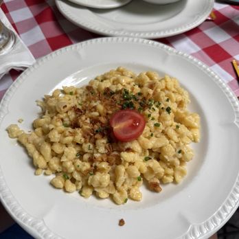 Biergarten Am Viktualienmarkt - Spaetzle - Beer Garden Near Me - Munich, BY