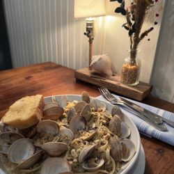 Blue Marlin - Linguini White Clam