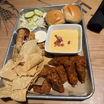 BJ's Restaurant & Brewhouse - Brewhouse Bites Sampler - Pizza Near Me - Modesto, California