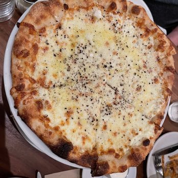 Annesso Pizzeria - Cacio E Pepe pizza :) - Italian Near Me - Fresno, California Annesso Pizzeria - Cacio E Pepe pizza :) - Italian Near Me - Fresno, California