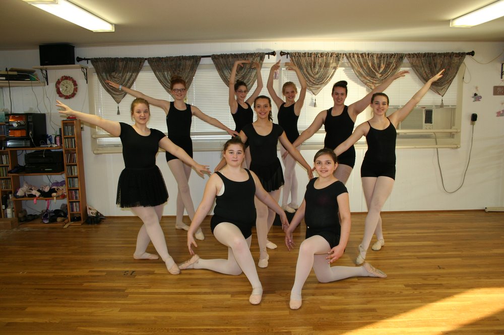 Jo Bonds Dance Studios Logo