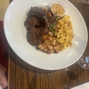Local Tap & Table - Lab Lambchops Brunch - Cajun/Creole Near Me - Dallas, Texas
