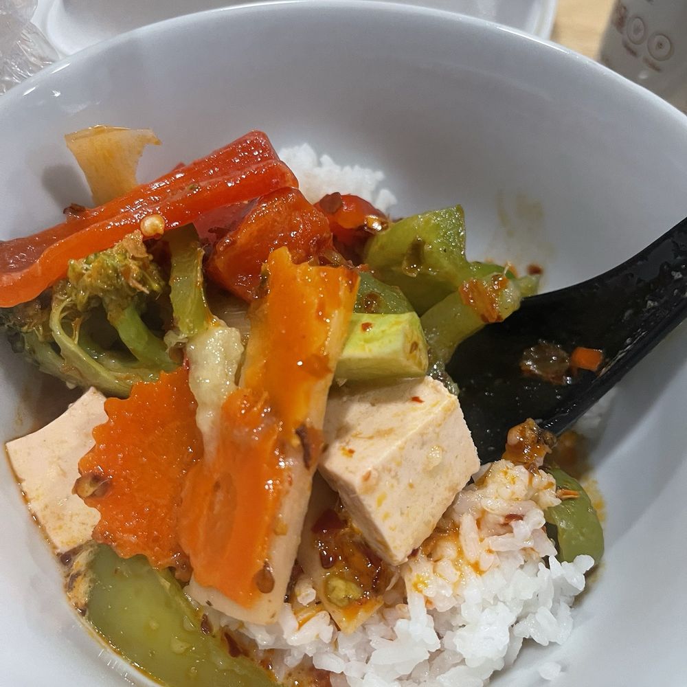 Noodle Express - Red curry with steam rice (spicy) - Thai Near Me - Fresno, California Noodle Express - Red curry with steam rice (spicy) - Thai Near Me - Fresno, California