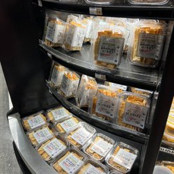 Robert Fresh Market