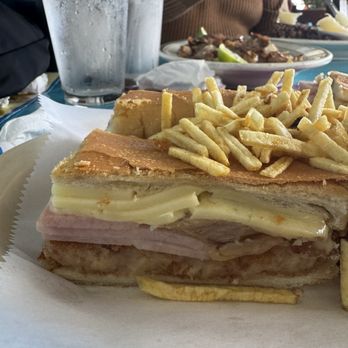 Rinconcito Cubano - Cafeteria Near Me - Miami, Florida