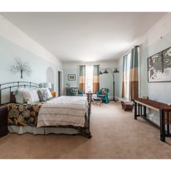 Mulberry House - Large bedrooms furnished with a queen bed and private bath.