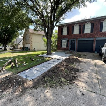 AA Landscaping and Construction - the front yard of a house - Landscaping Near Me AA Landscaping and Construction - the front yard of a house - Landscaping Near Me