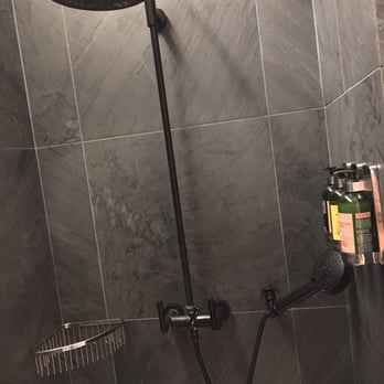 The Centurion Lounge - Shower area - Airport Lounges Near Me - Dallas, Texas