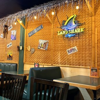 Coconut Kenny's Pizza - Sedro-Woolley - Hawaiian themed indoor decor - Pizza Near Me - Sedro-woolley, Washington