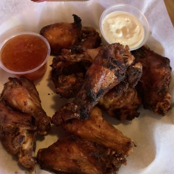 Shooters - Shooter 's Sweet Smoked Wings - Sports Bars Near Me - O'Fallon, Illinois