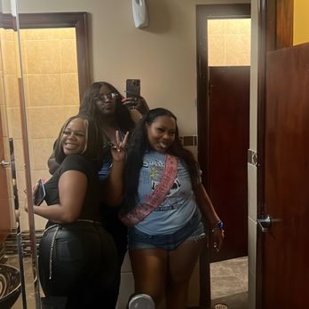 Spotlight Karaoke - The birthday girls crew and spotlights big bathroom mirror - Karaoke Near Me - Houston, Texas