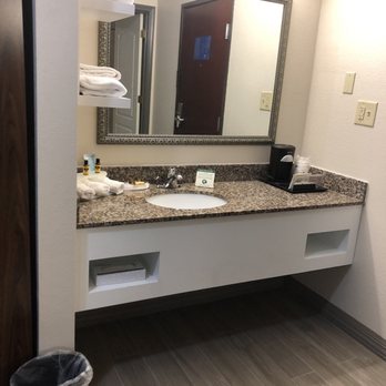Best Western Plus Gen X Inn - Vanity outside the bathroom - Hotels Near Me - Memphis, Tennessee