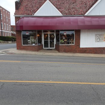 Manna House Thrift Store Thrift Stores 212 N Roan St Johnson City Tn Phone Number Yelp Manna House Thrift Store Thrift Stores 212 N Roan St Johnson City Tn Phone Number Yelp