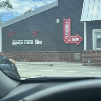 Slim Chickens - American Near Me - Charlotte, North Carolina