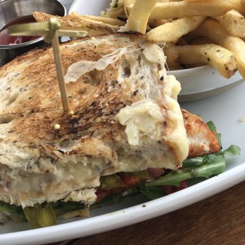 Oceanic - Chicken pesto sandwich - Seafood Near Me - Pompano Beach, Florida