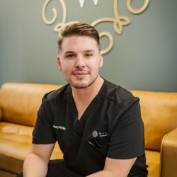 Willis Cosmetic Surgery - Dr. Zach Willis