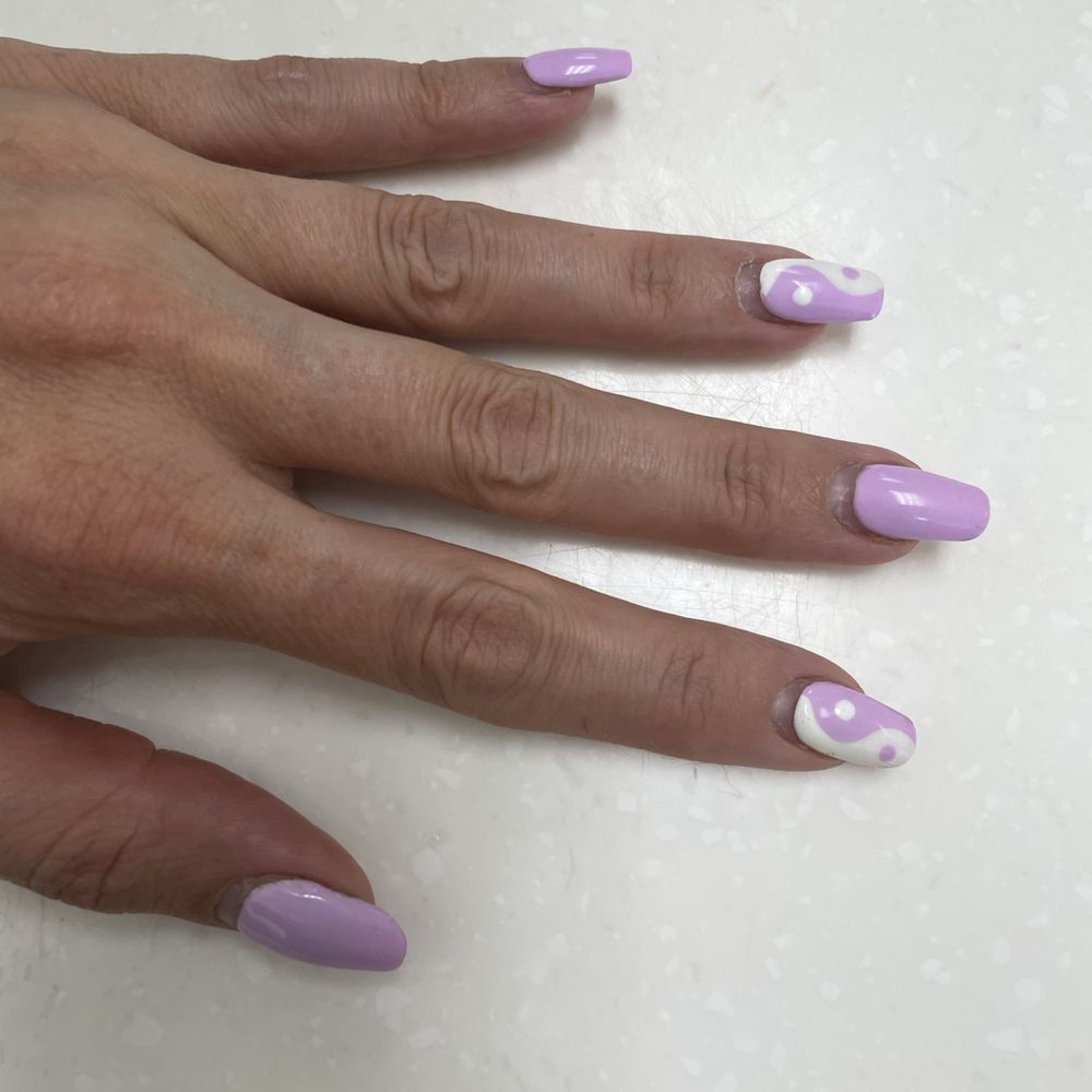 Hand Painted Yin Yang Design by Nancy on Gel X Nails - Note: This is 4 weeks after I got them done! Hand Painted Yin Yang Design by Nancy on Gel X Nails - Note: This is 4 weeks after I got them done!