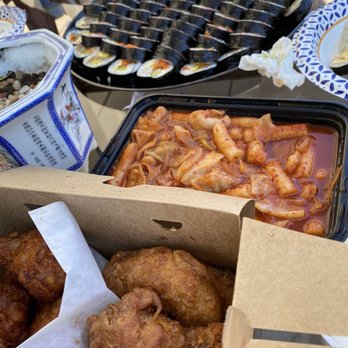 Mad For Chicken Flushing - Half and half chicken wings and spicy rice cakes - Korean Near Me - Flushing, New York Mad For Chicken Flushing - Half and half chicken wings and spicy rice cakes - Korean Near Me - Flushing, New York