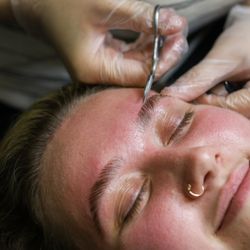 Siren Beaute - Eyebrow Wax with Lamination