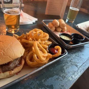 Tripping Animals Brewing - Burger tequenos - Breweries Near Me - Doral, Florida Tripping Animals Brewing - Burger tequenos - Breweries Near Me - Doral, Florida