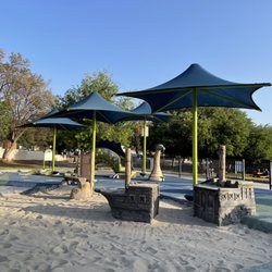 Howard Finn Park - Kids playground with sand