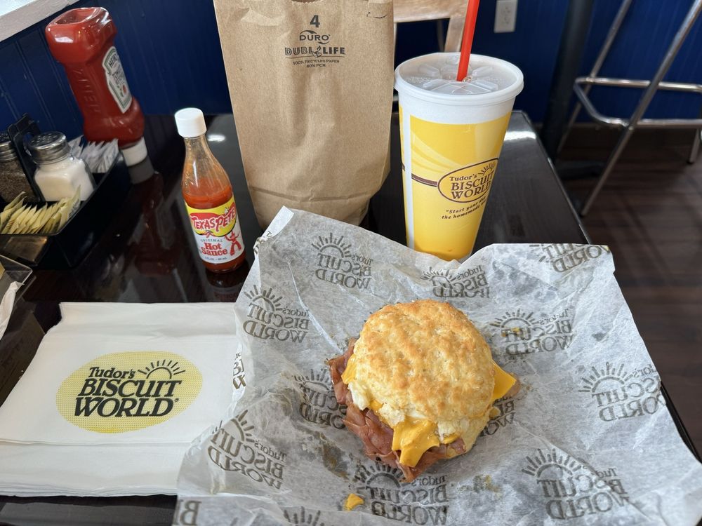 Food from Tudor's Biscuit World