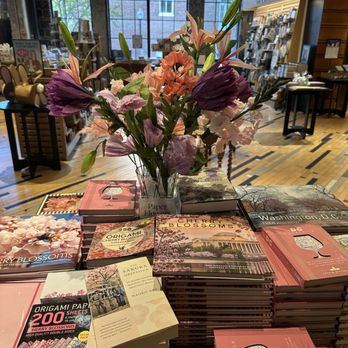 Barnes & Noble - Bookstores Near Me - Washington, DC, District of Columbia