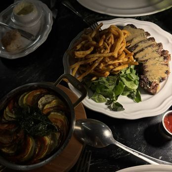 À L'ouest - Steak and frites with ratatouille - French Near Me - San Diego, California À L'ouest - Steak and frites with ratatouille - French Near Me - San Diego, California
