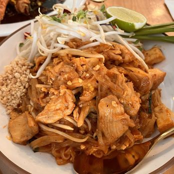 Oraan Thai Eatery - Pad Thai with chicken - Thai Near Me - San Francisco, California
