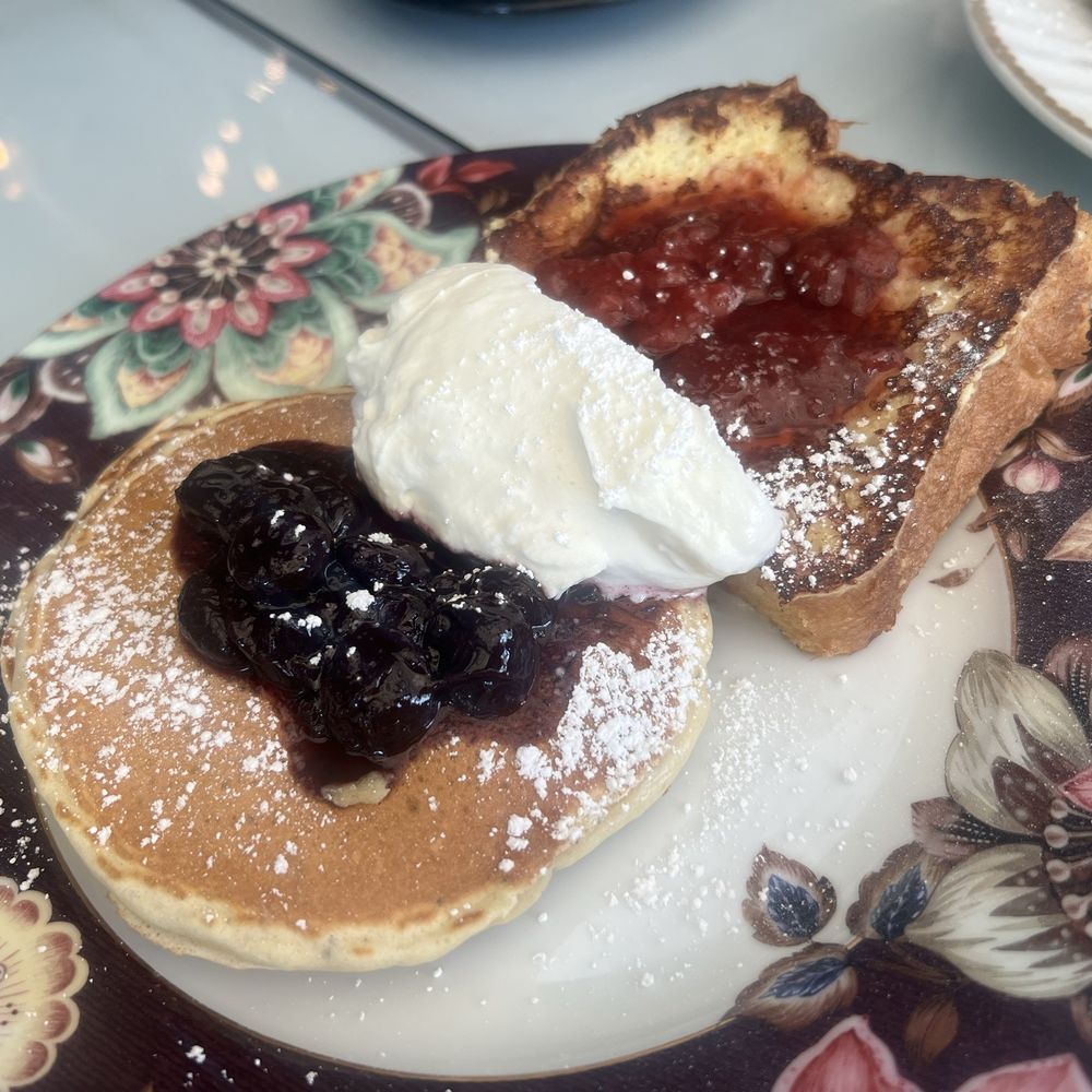 Lady Byrd Cafe - Split Lemon Poppy Seed Pancakes and split French Toast - New American Near Me - Los Angeles, California Lady Byrd Cafe - Split Lemon Poppy Seed Pancakes and split French Toast - New American Near Me - Los Angeles, California