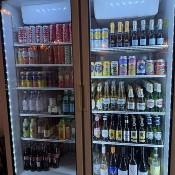 Blozzom Pizza - Beverages - Pizza Near Me - Miami Beach, Florida