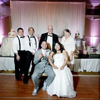 DIS-N-DAT Mobile Entertainment - All smiles from the Bride and Groom! - DJs Near Me - Honolulu, Hawaii DIS-N-DAT Mobile Entertainment - All smiles from the Bride and Groom! - DJs Near Me - Honolulu, Hawaii