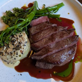Stravaigin - Glenfeshie Estate venison haunch, tenderstem broccoli, smoked potato, dukkah - Scottish Near Me - Glasgow, GLG