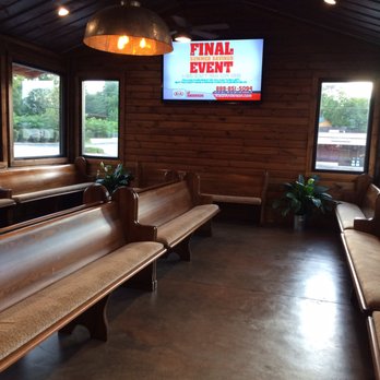 Smokin Pig - Indoor waiting area. - Barbeque Near Me - Easley, South Carolina