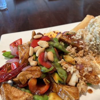 Dragon's Arch - Jung pai Vegetarian Kung Pao with Tofu Lunch - Noodles Near Me - Walnut Creek, California