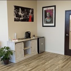 Hollywood Dental And Orthodontics - Coffee- beverage area