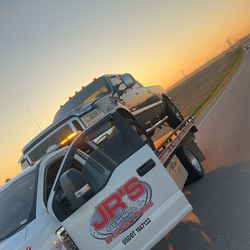 JR's Towing