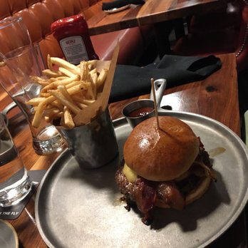 Maggie McFly's | Springfield - Wagyu Burger - American Near Me - Springfield, Virginia