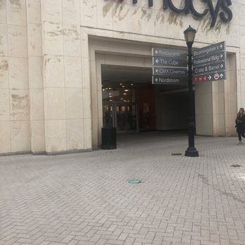 Macy's - Entrance - Department Stores Near Me - Skokie, Illinois
