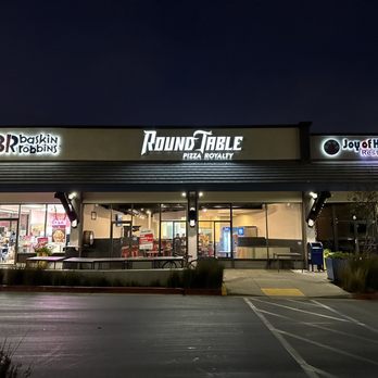 Round Table Pizza - outside of restaurant at night - Pizza Near Me - San Bruno, California