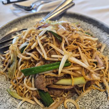 Yang Kee Dumpling - Beef Chow Mein - Dim Sum Near Me - Davis, California