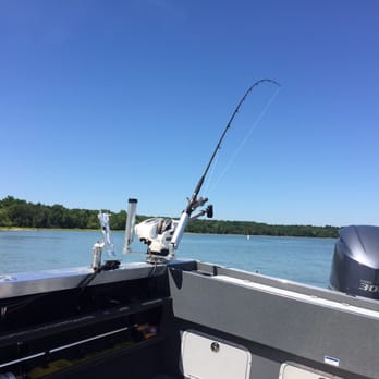 Nashville Fishing Charters - There's the lake and the boat! - Fishing Near Me Nashville Fishing Charters - There's the lake and the boat! - Fishing Near Me