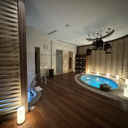 Spatium Spa - Men's inside spa facilities - actually quite nice.